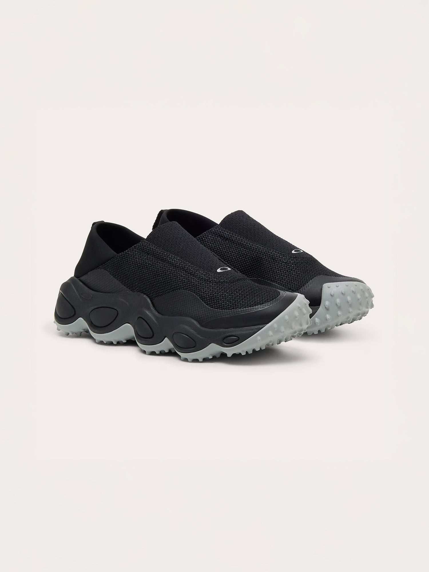 color:pitch black
