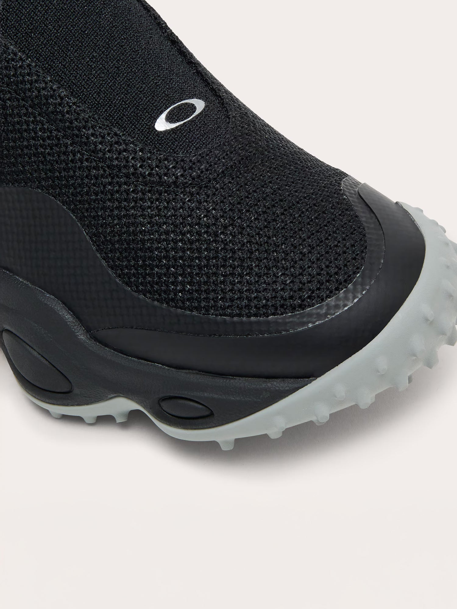 color:pitch black
