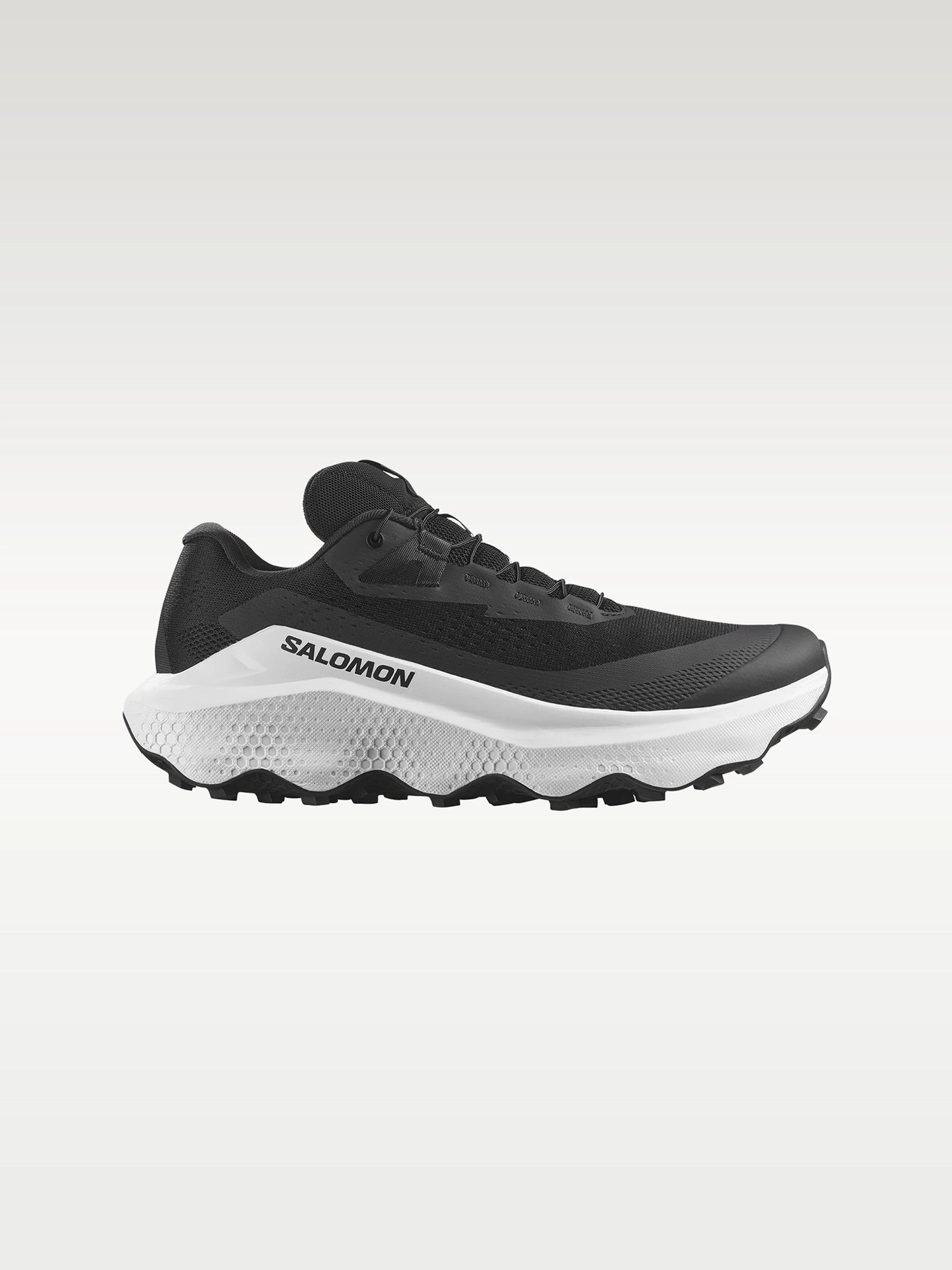 color:black / white