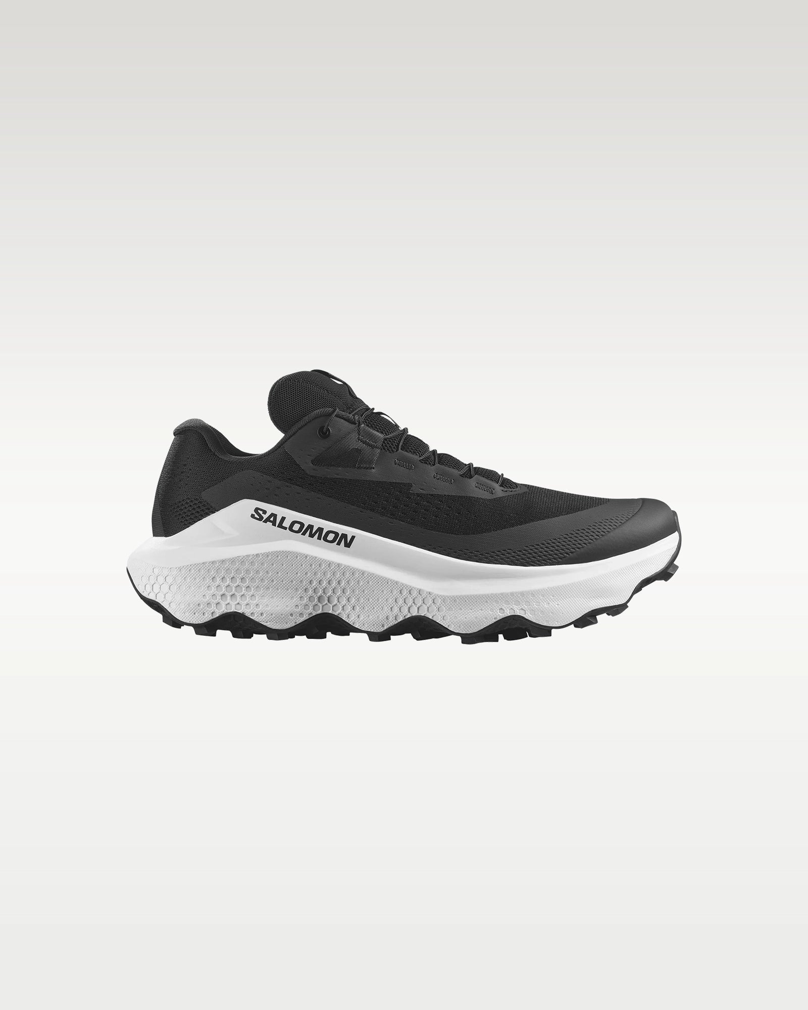 color:black / white
