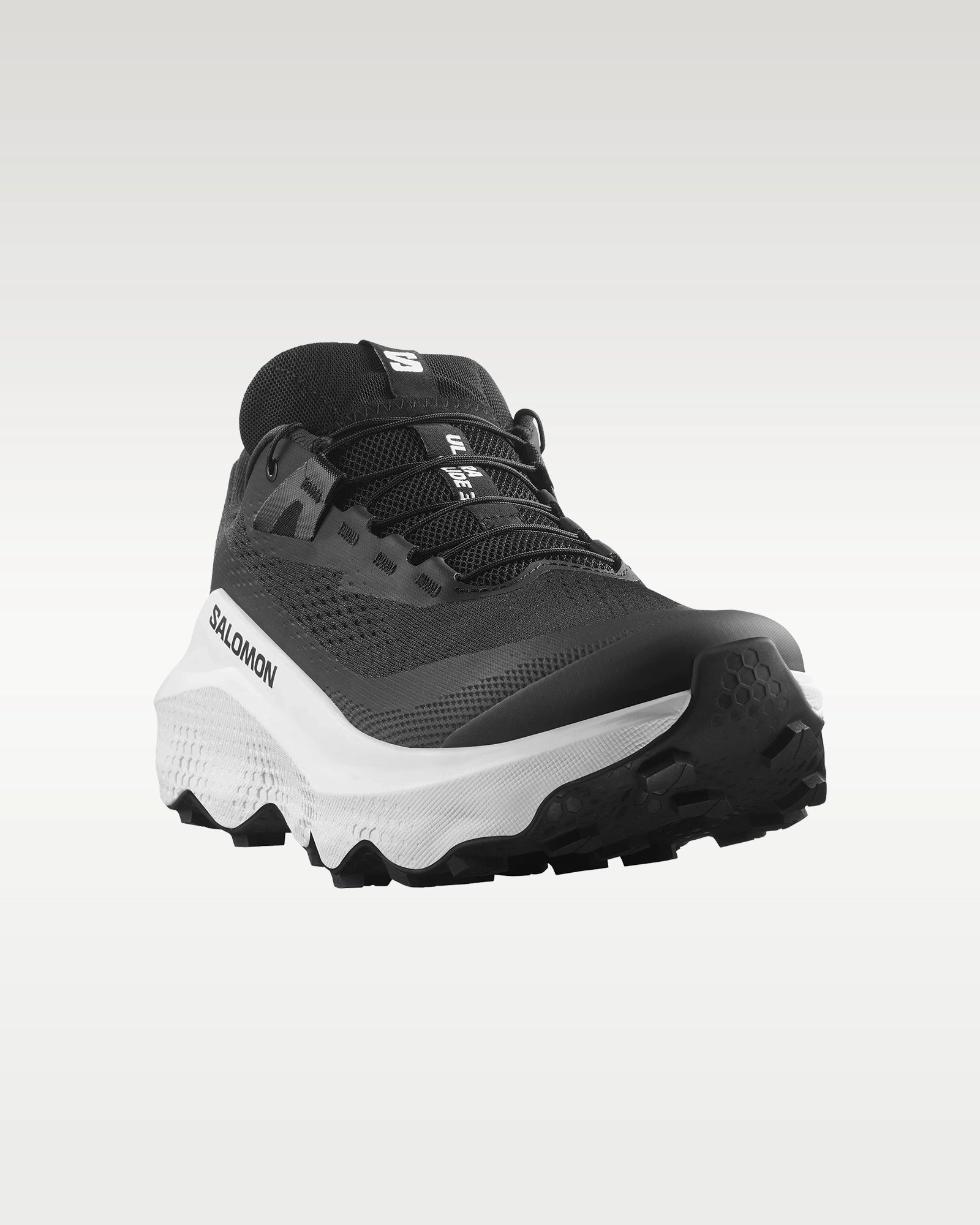 color:black / white