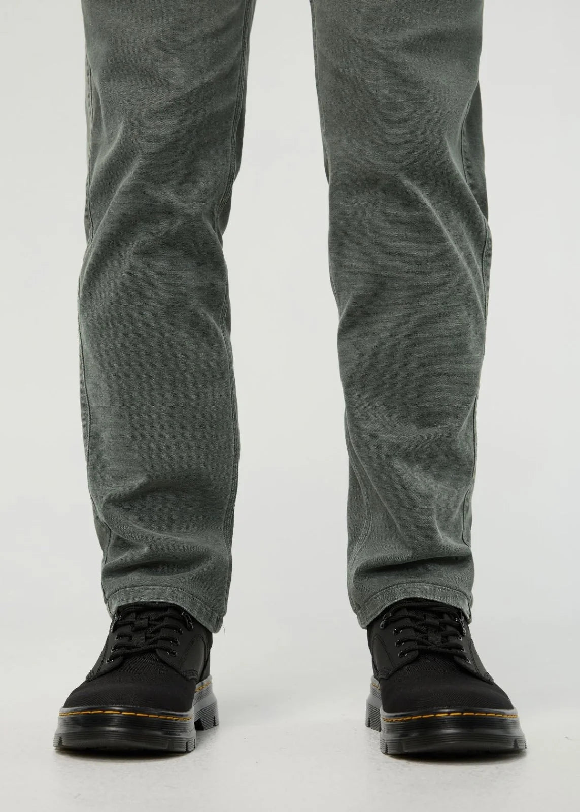 Men’s Stretch Canvas Loose Taper Pant product image