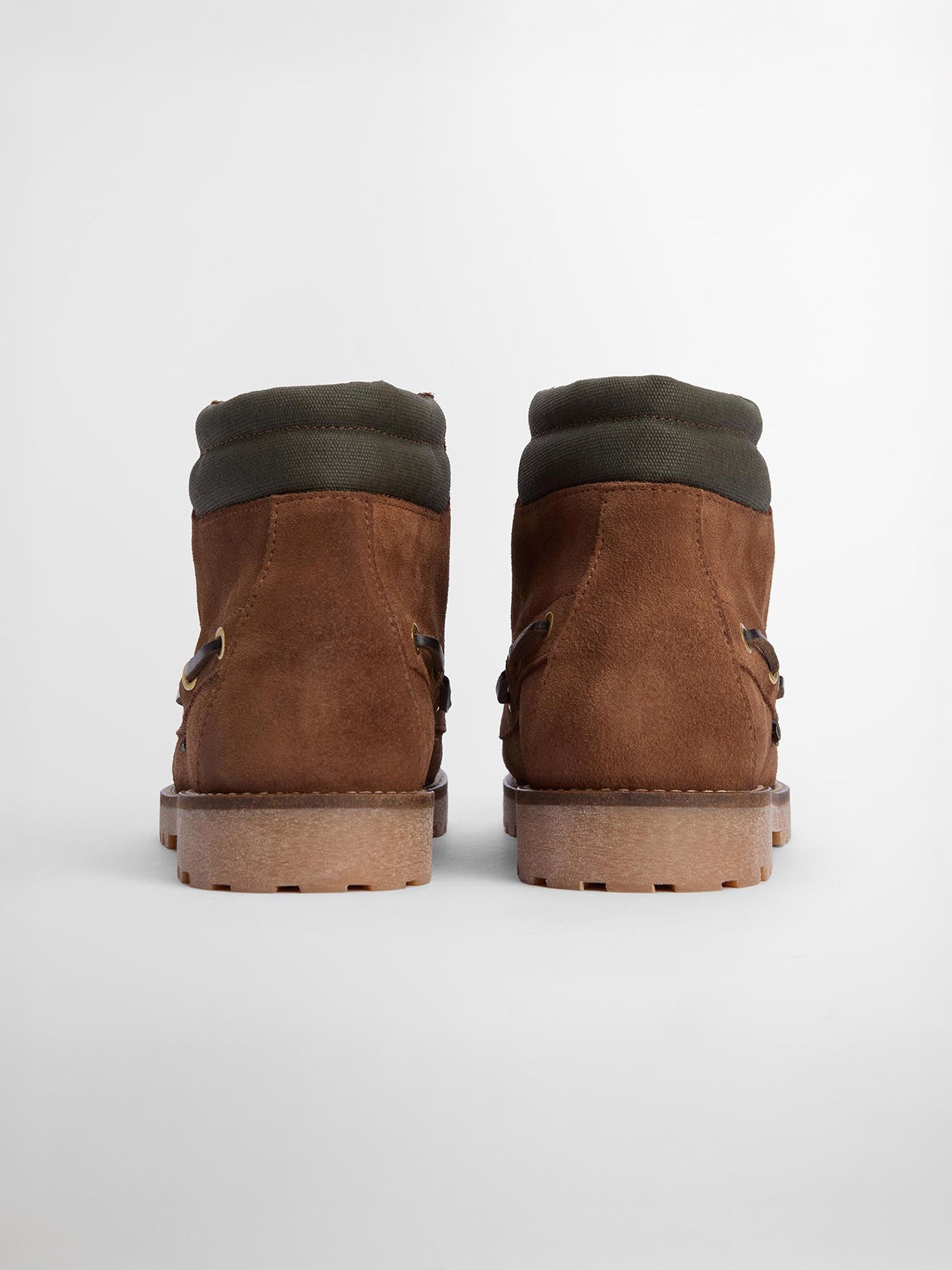 color:cognac suede