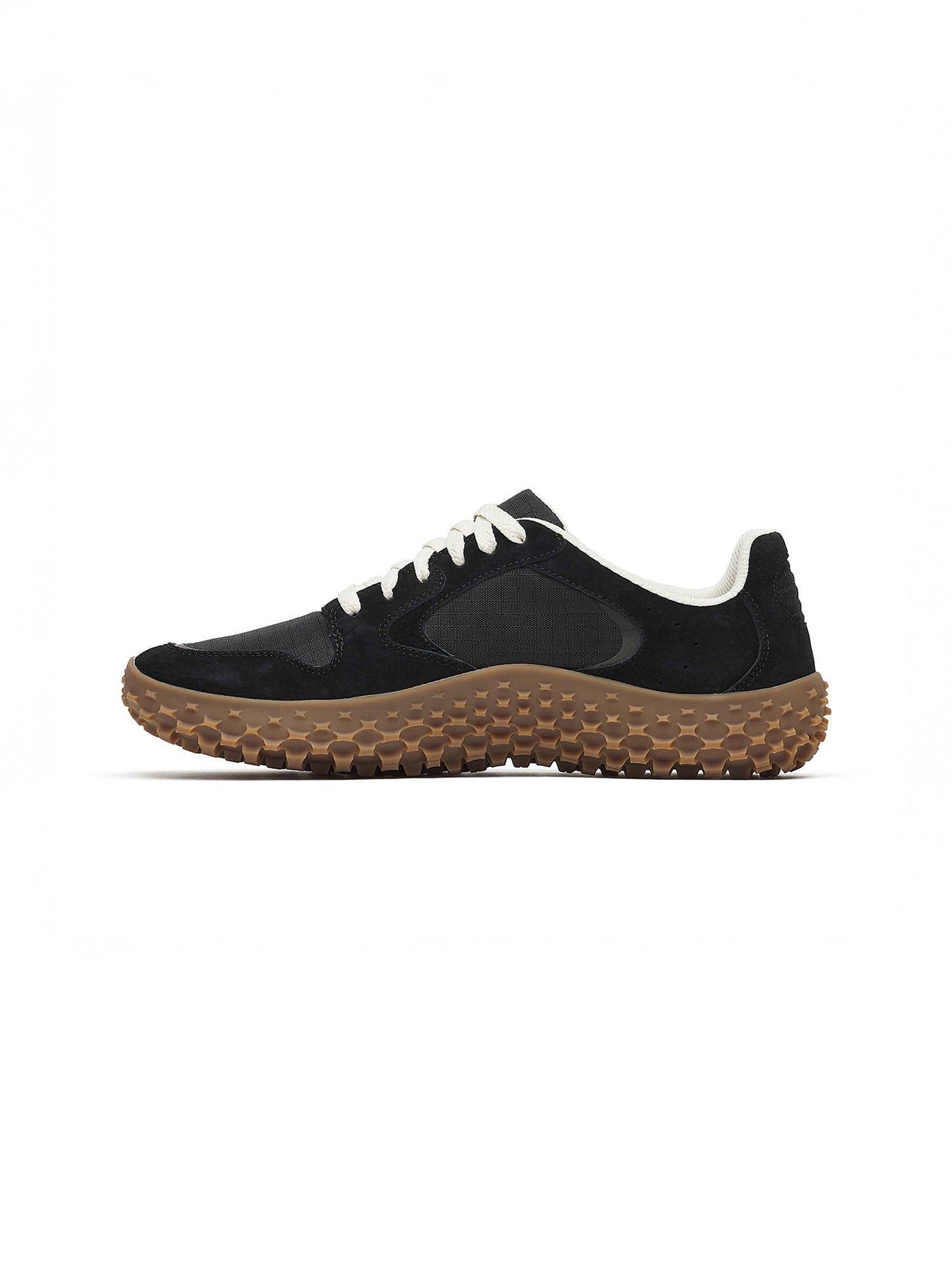 color:black