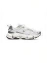 color:white / pigeon