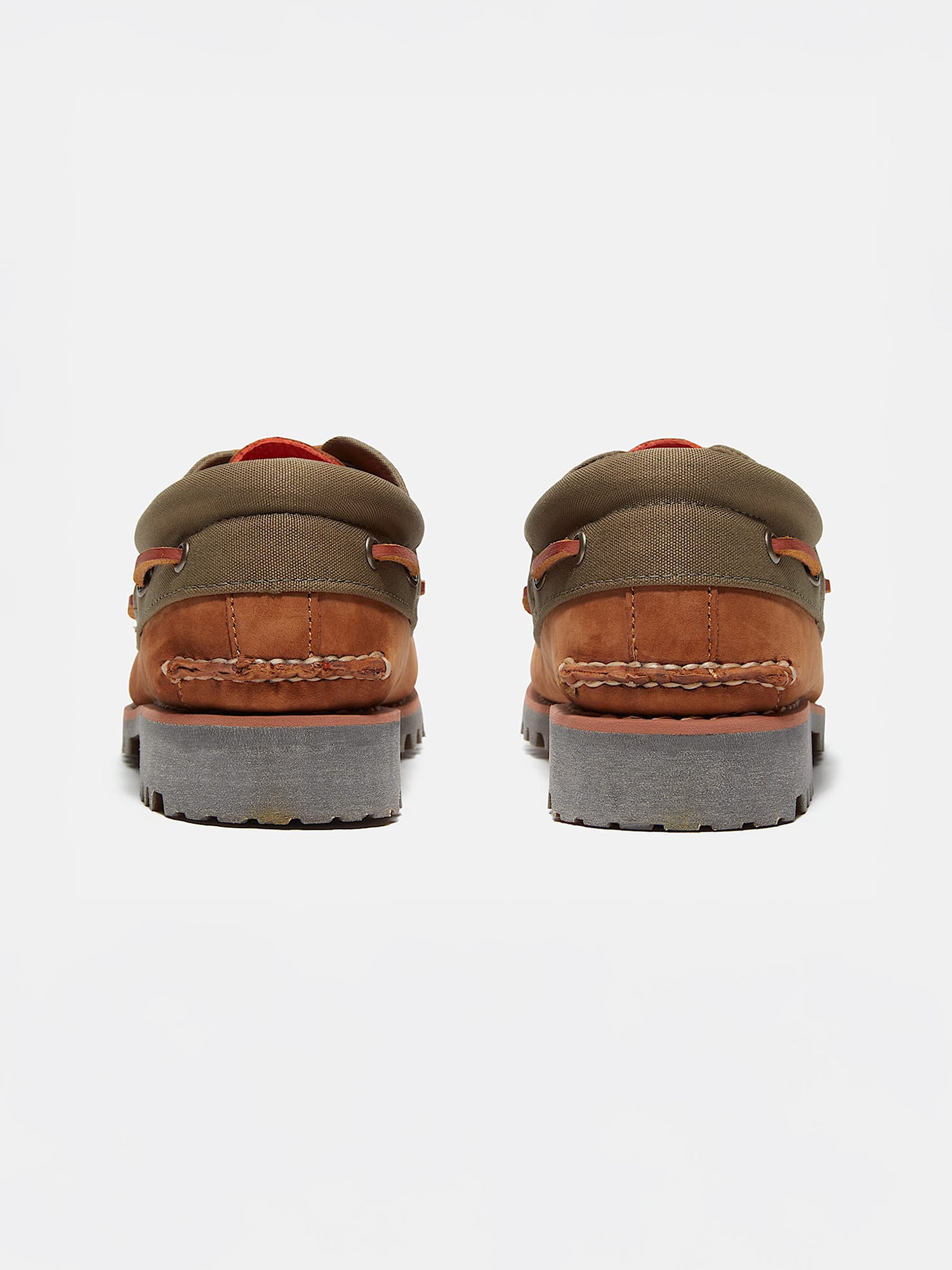 color:medium brown nubuck