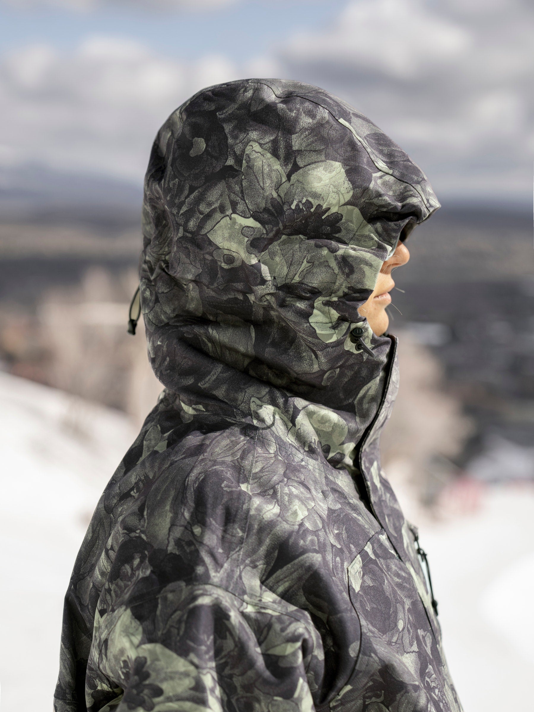 Woman's Elvy 2L Shell Jacket (Past Season)