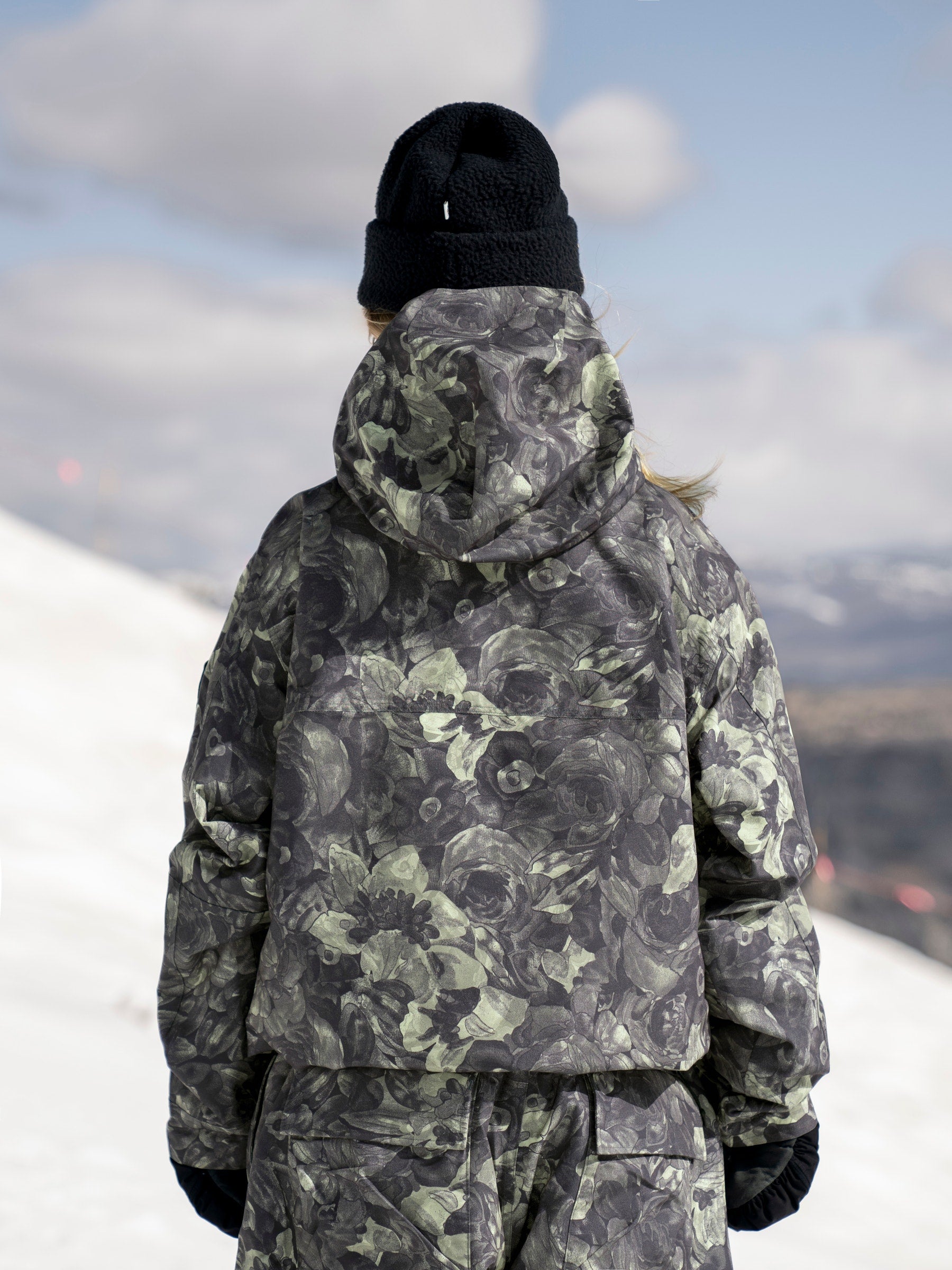 Woman's Elvy 2L Shell Jacket (Past Season)