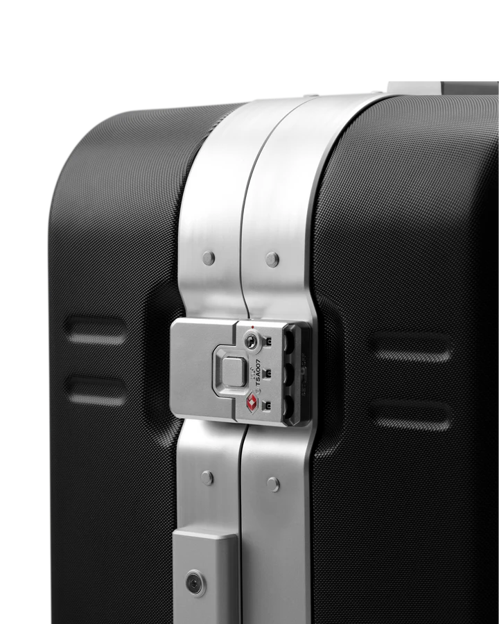 Ramverk Pro Check-In Luggage
