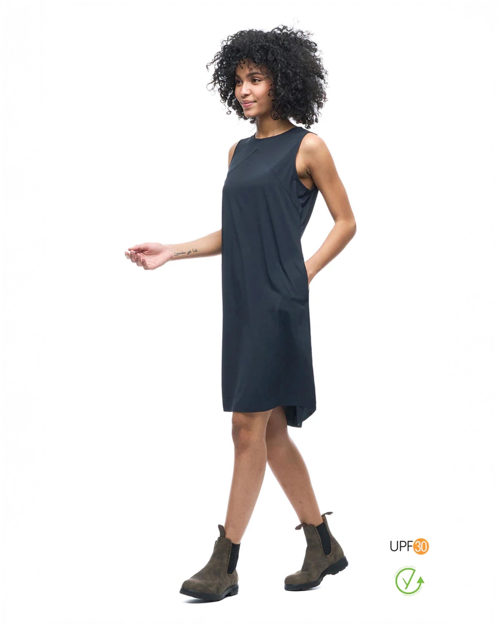 color:black