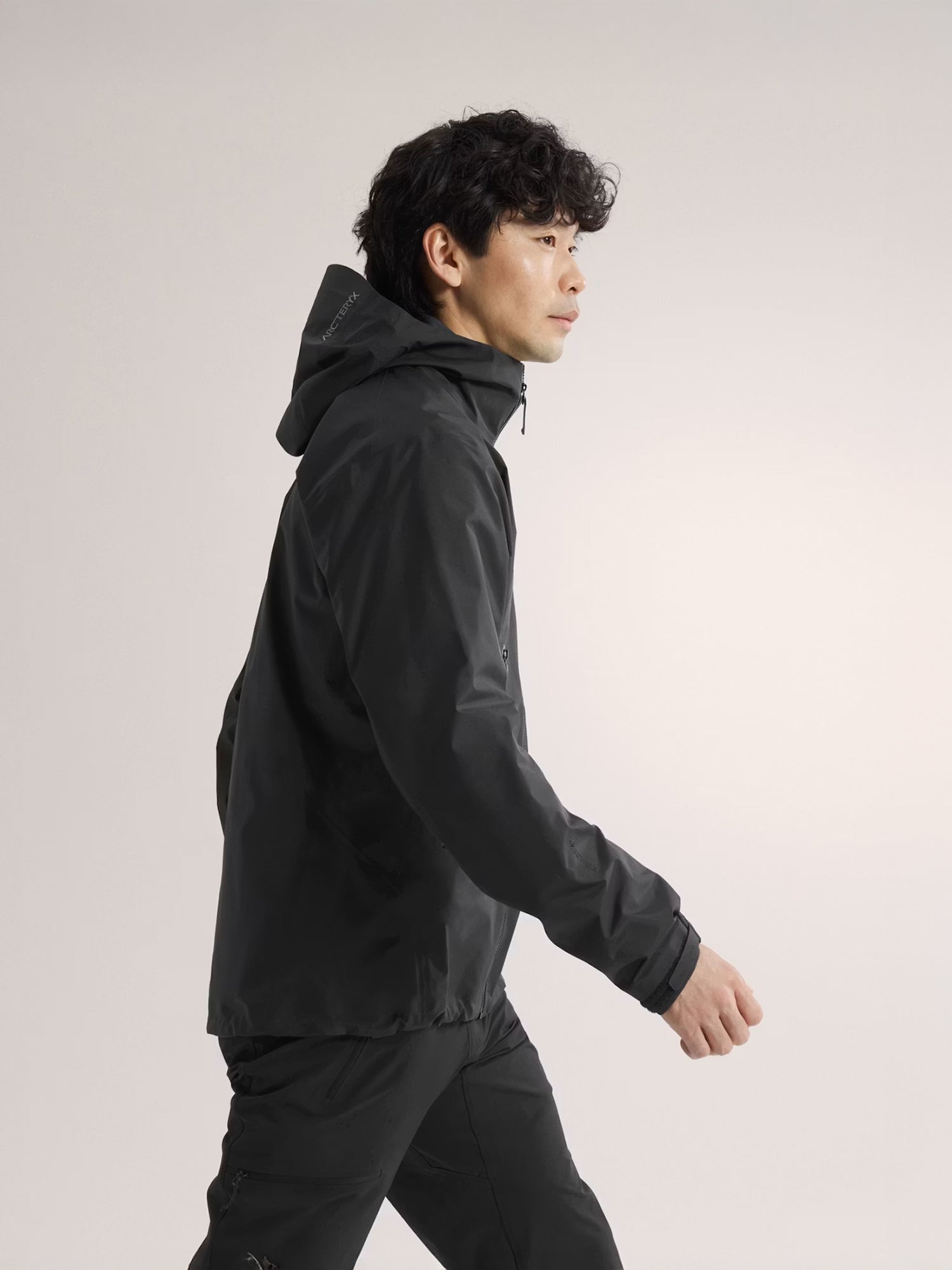 color:black