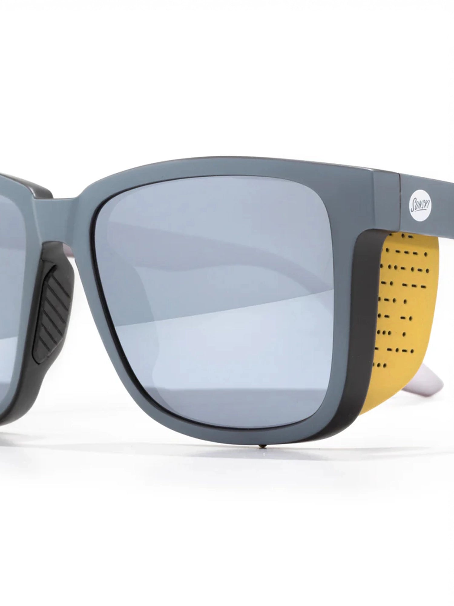 color:storm silver cat 4