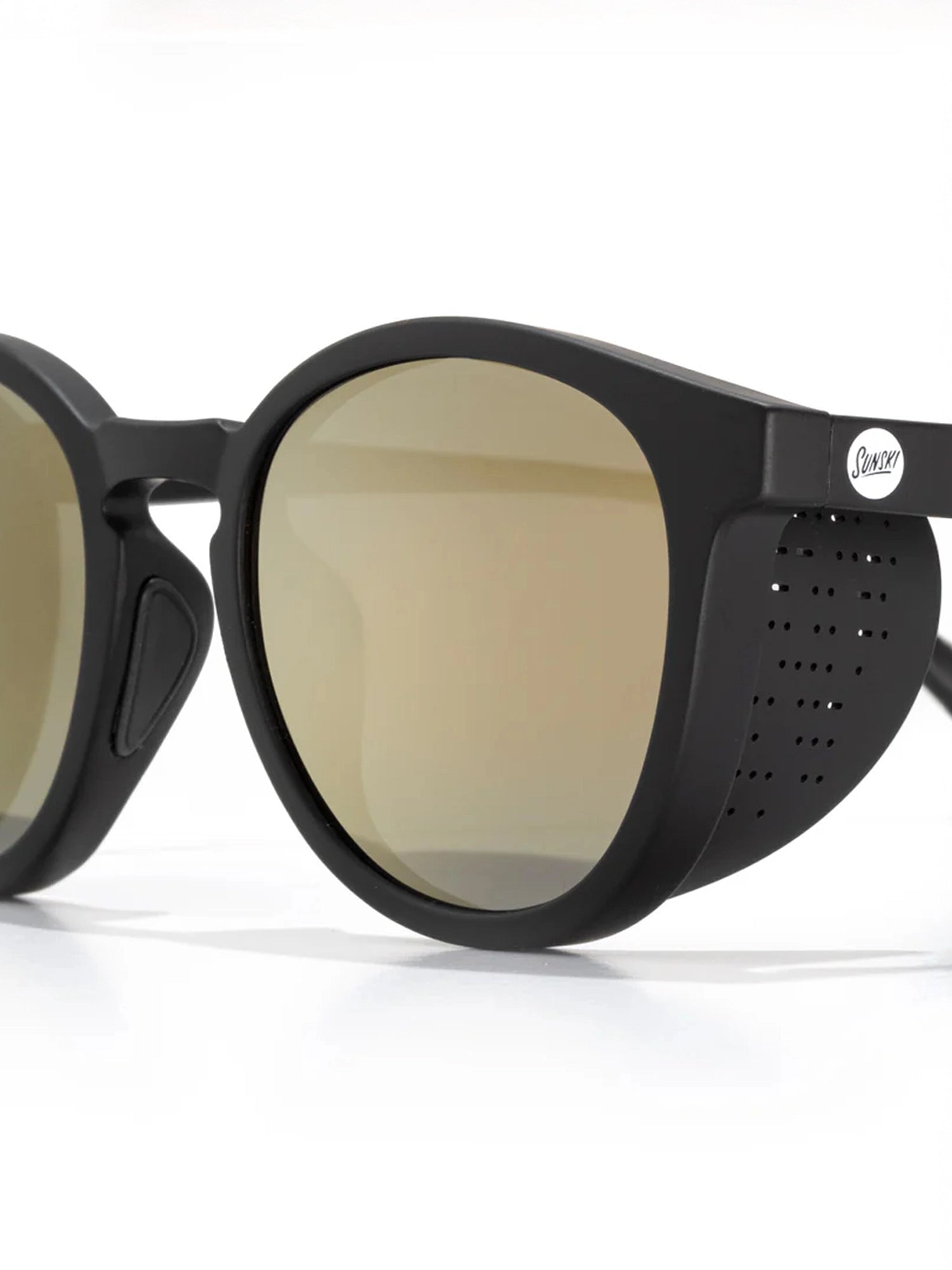 color:black gold