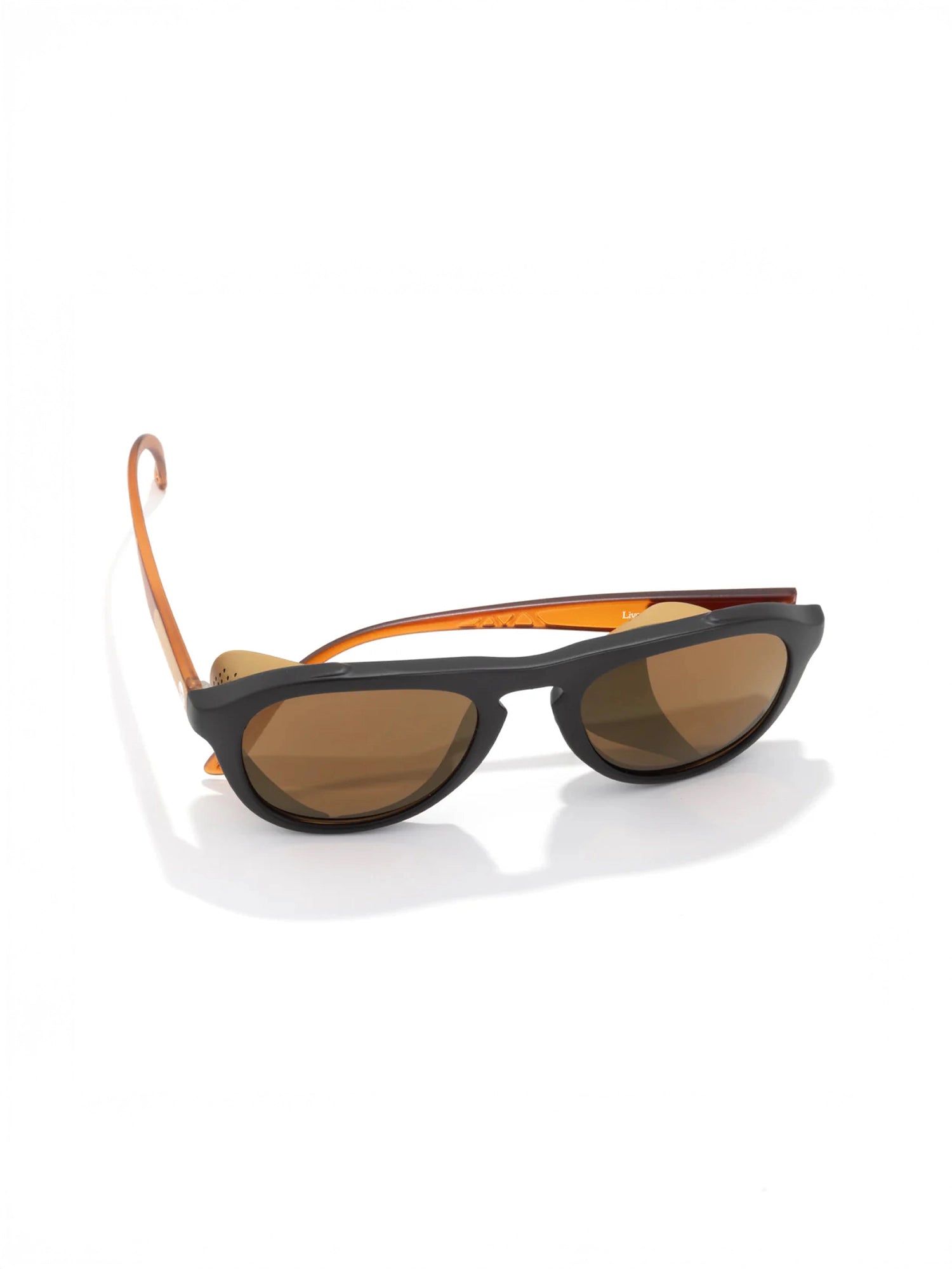 color:black bronze cat 4