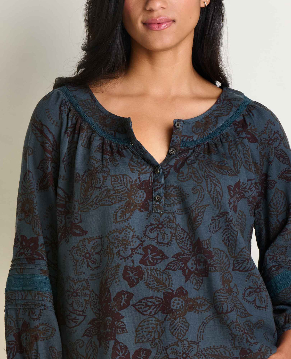 Women’s Manzana Peasant LS Shirt product image