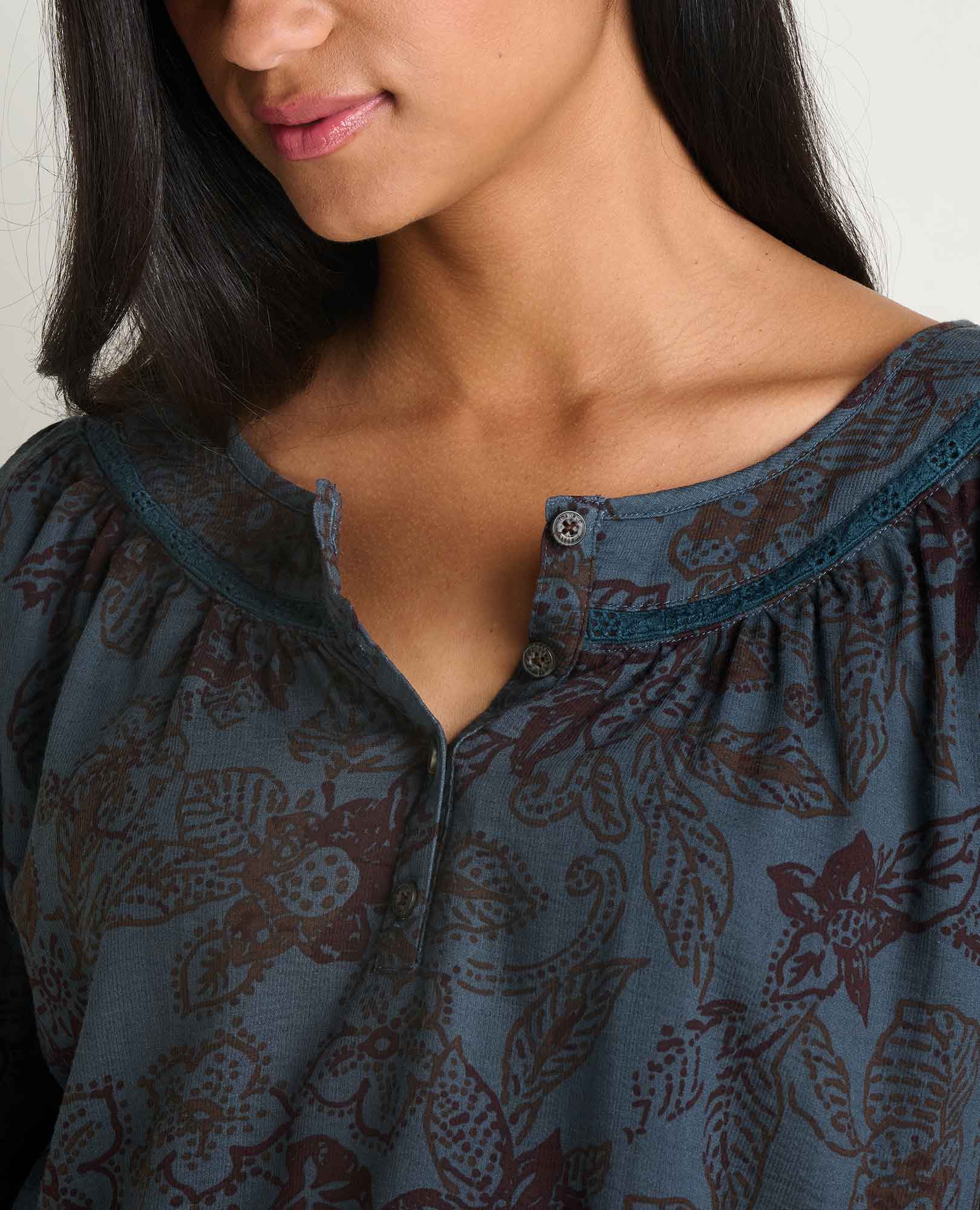 Women’s Manzana Peasant LS Shirt product image