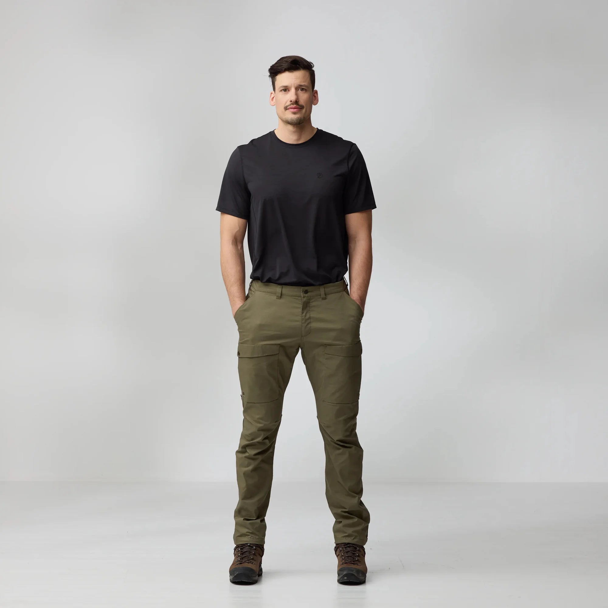 abisko_hybrid_trail_trousers_m_12200164-625_c_model_0029.webp