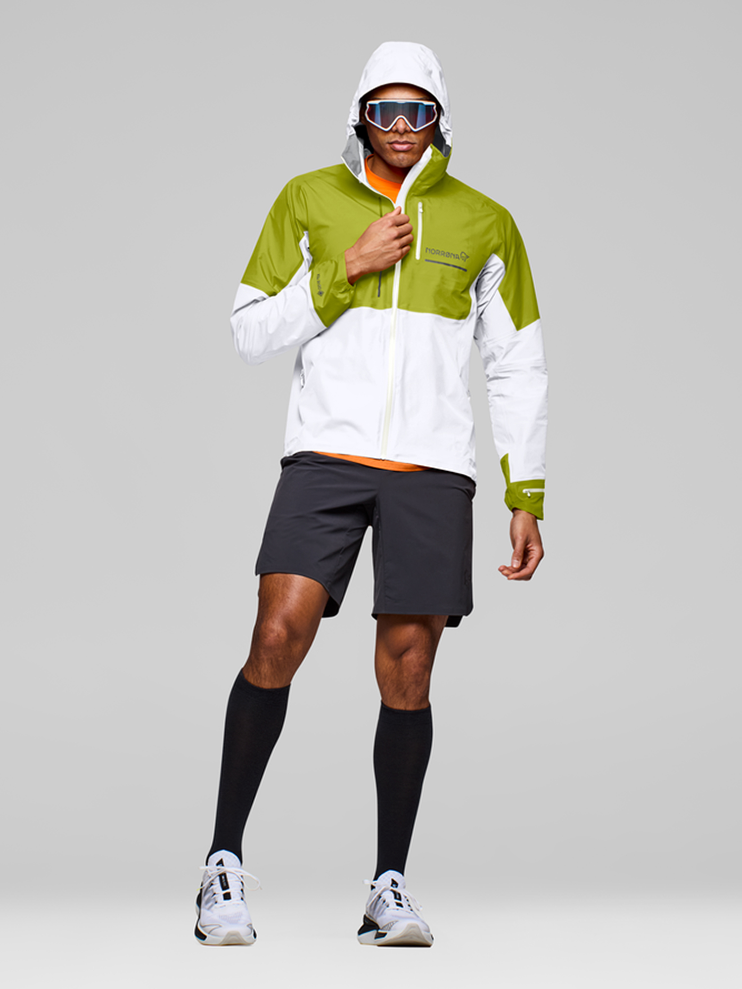 color:golden lime / snow white