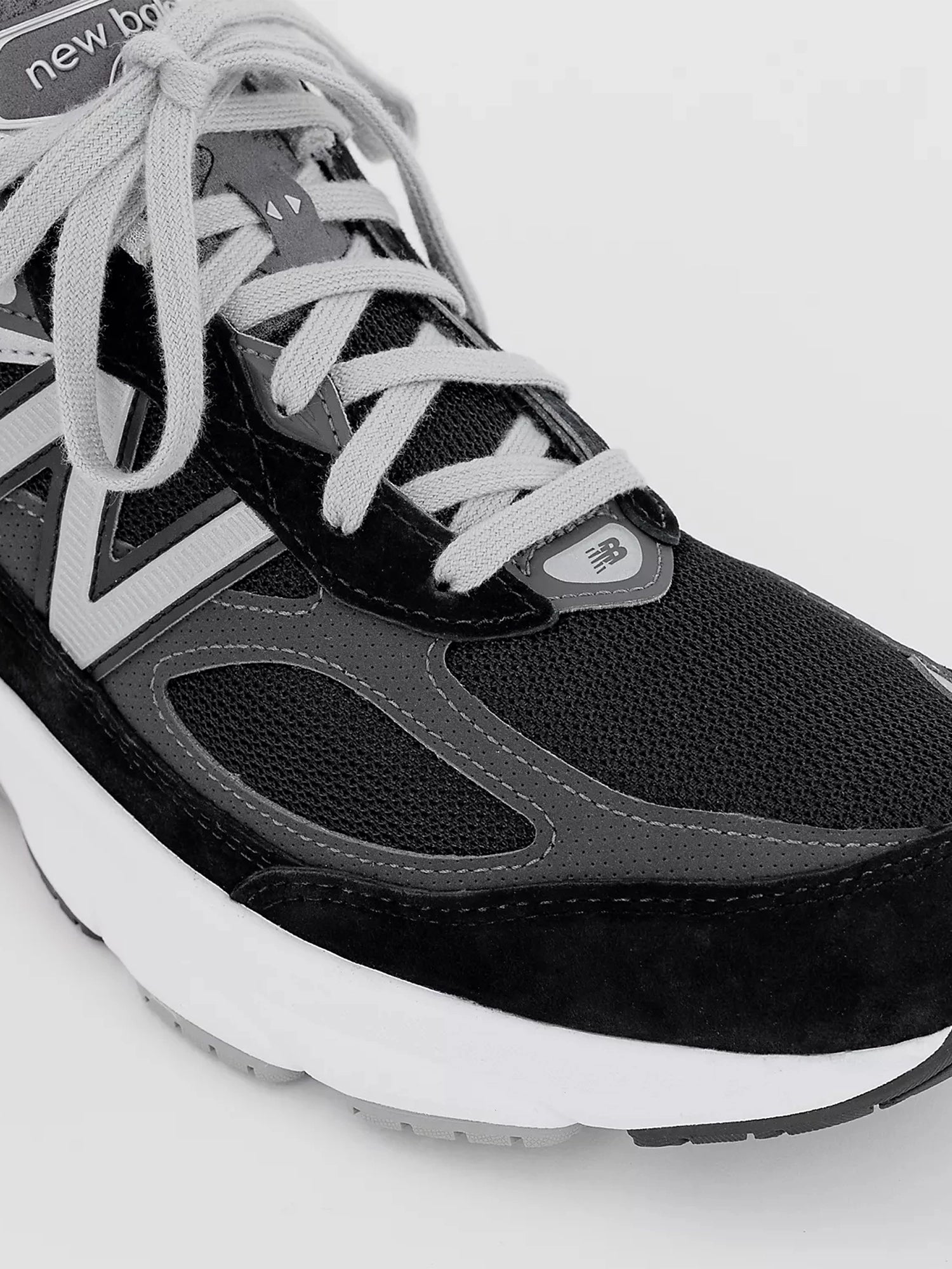color:black with white