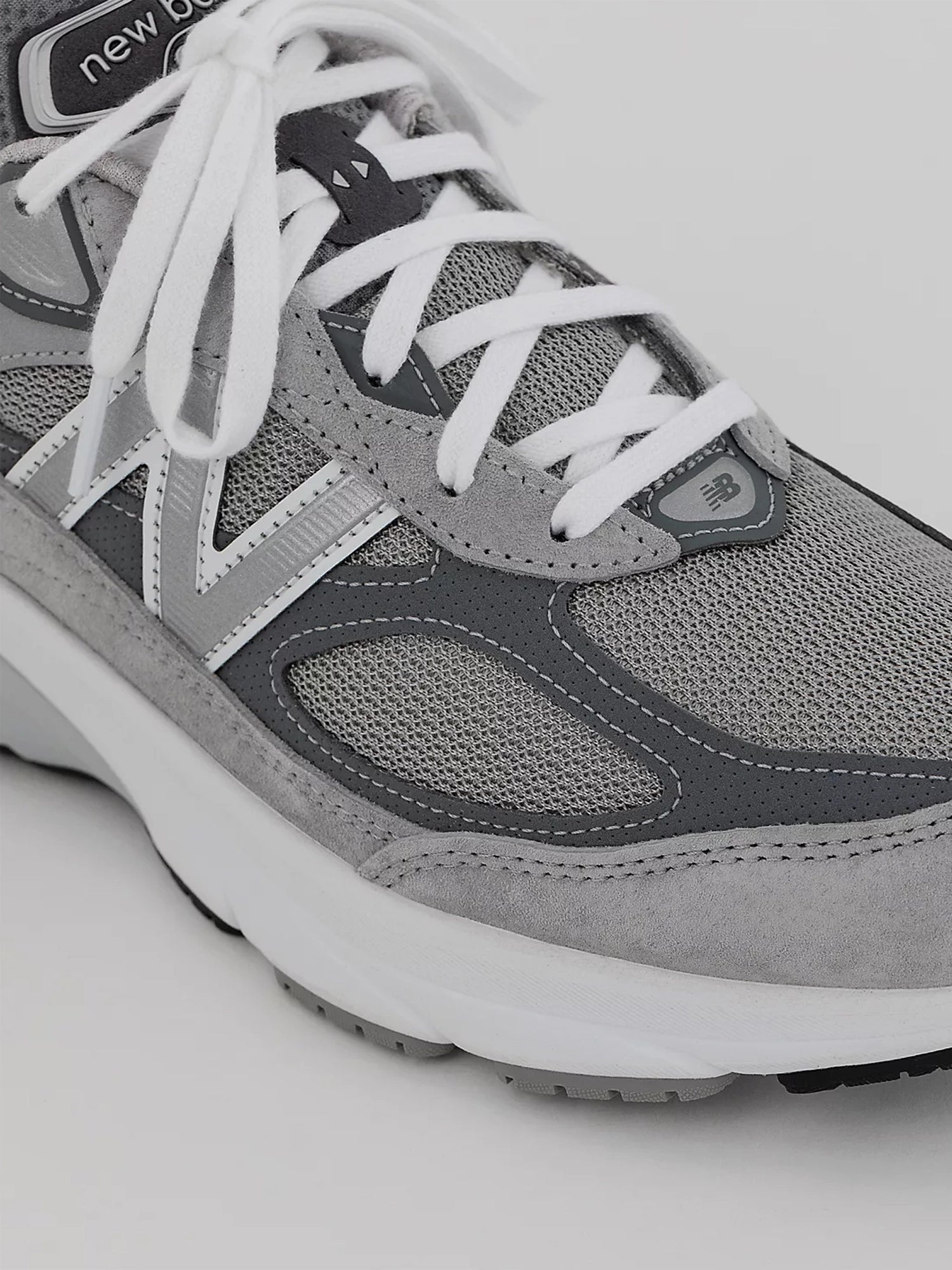 color:grey with white