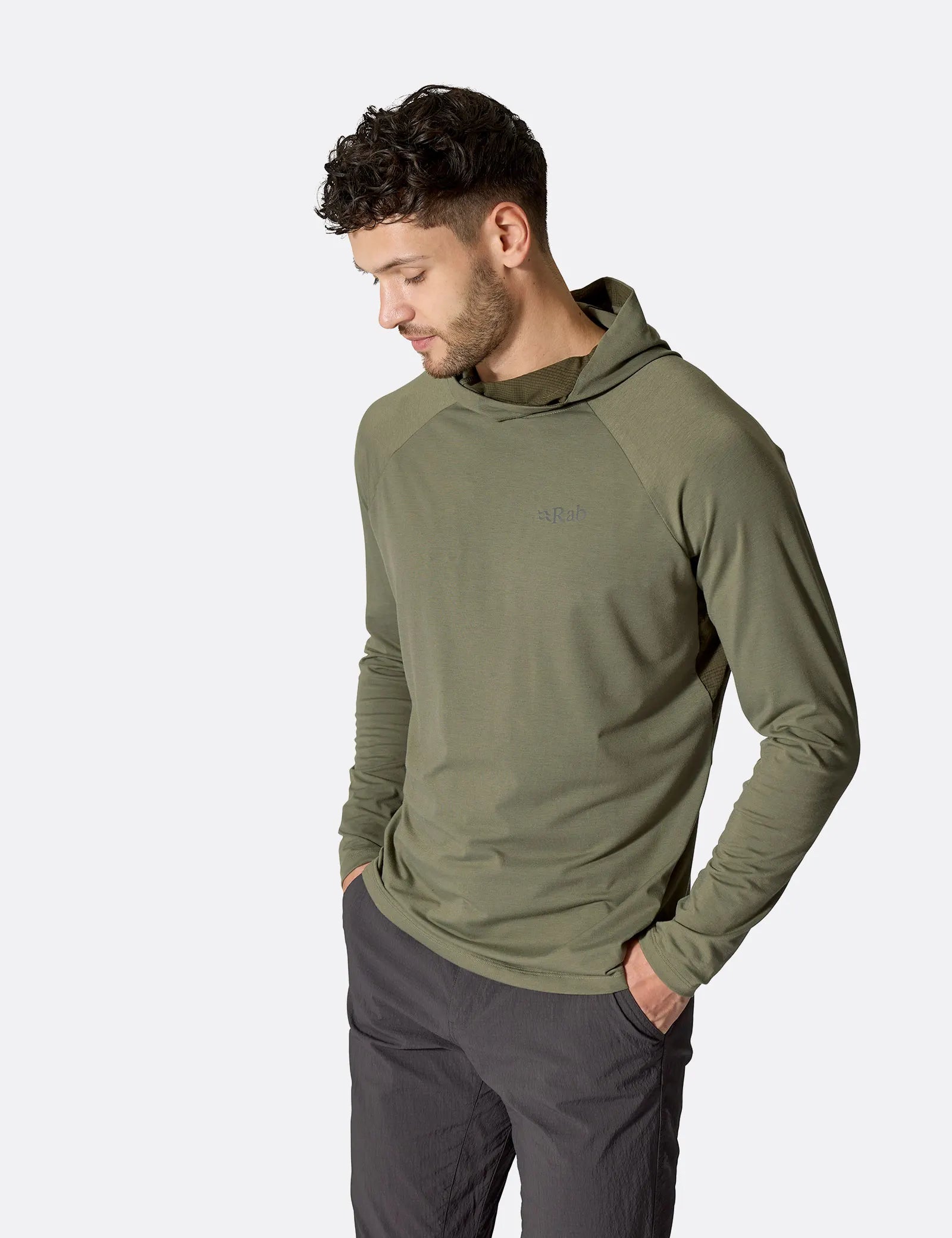 rivelin_hoody_lightkhaki_qfg_43_lkh_model_25370.webp