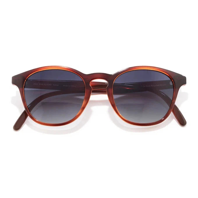 sunski_polarized_sunglasses_yuba_caramel_ocean_1_680x_e7f28872-ec80-4c14-8168-075581f00a80.webp