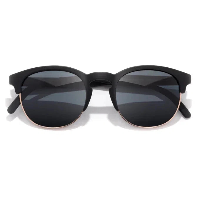 sunski_polarized_sunglasss_avila_black_slate_1_680x_ebd29cf0-c73c-4a26-bc9d-e6269a541807.webp