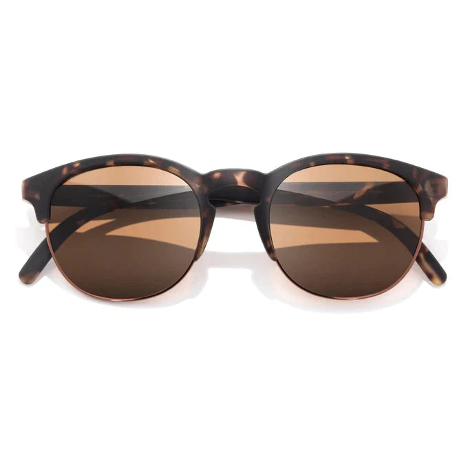 sunski_polarized_sunglasss_avila_tortoise_amber_1_680x_fc0b2928-0989-48f0-8ff3-a8e6fd54c328.webp