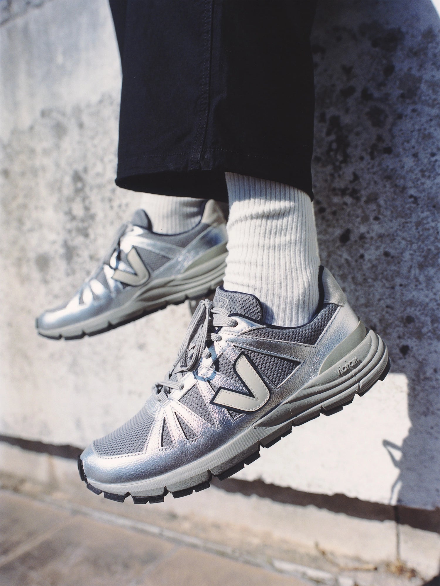 color:pierre / silver