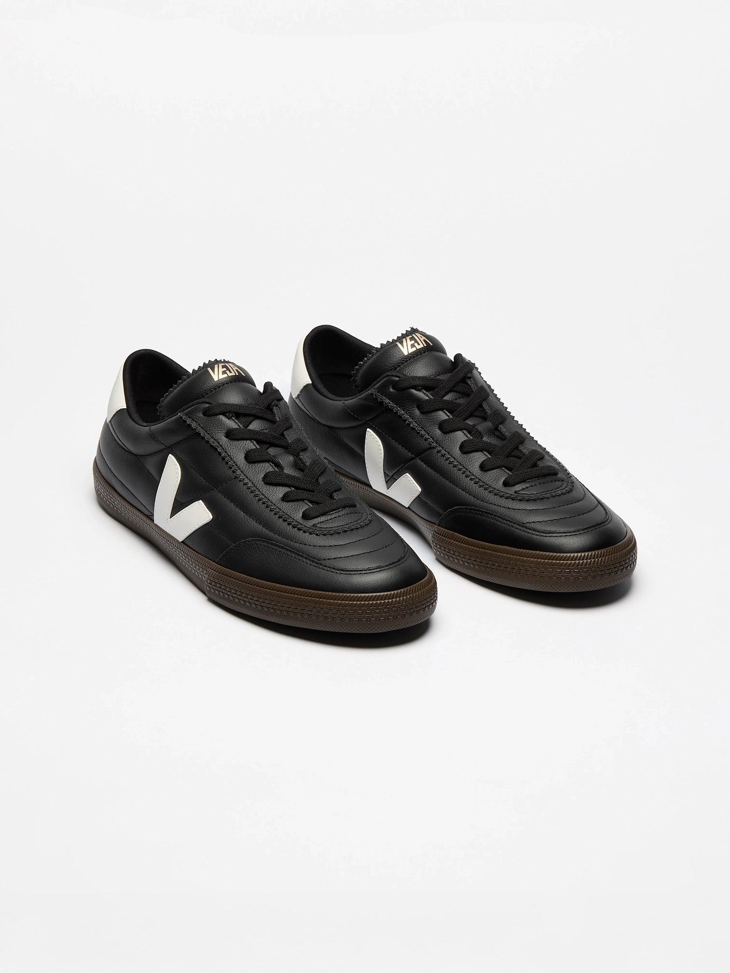 color:black / white