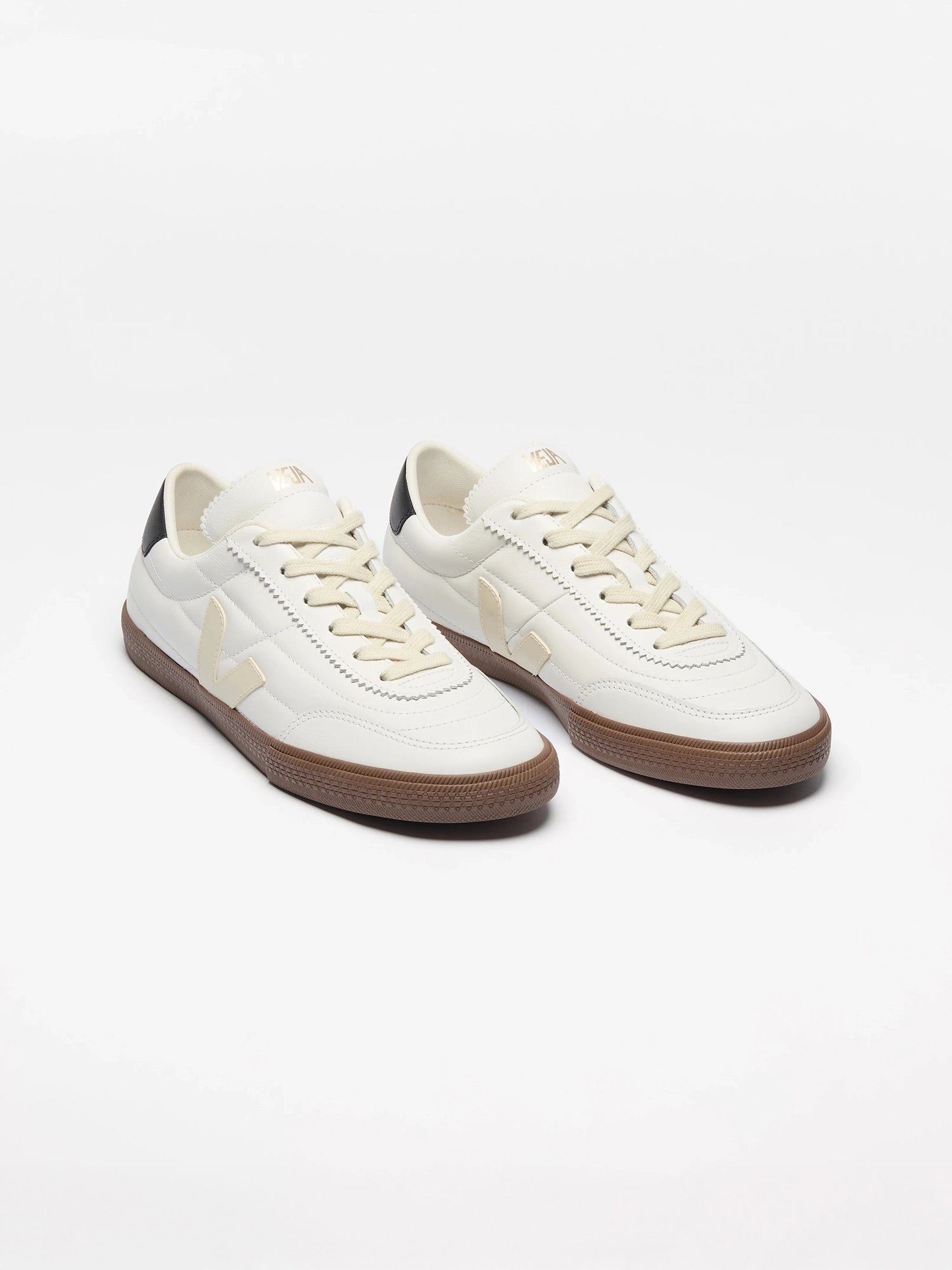 color:white / black / bark