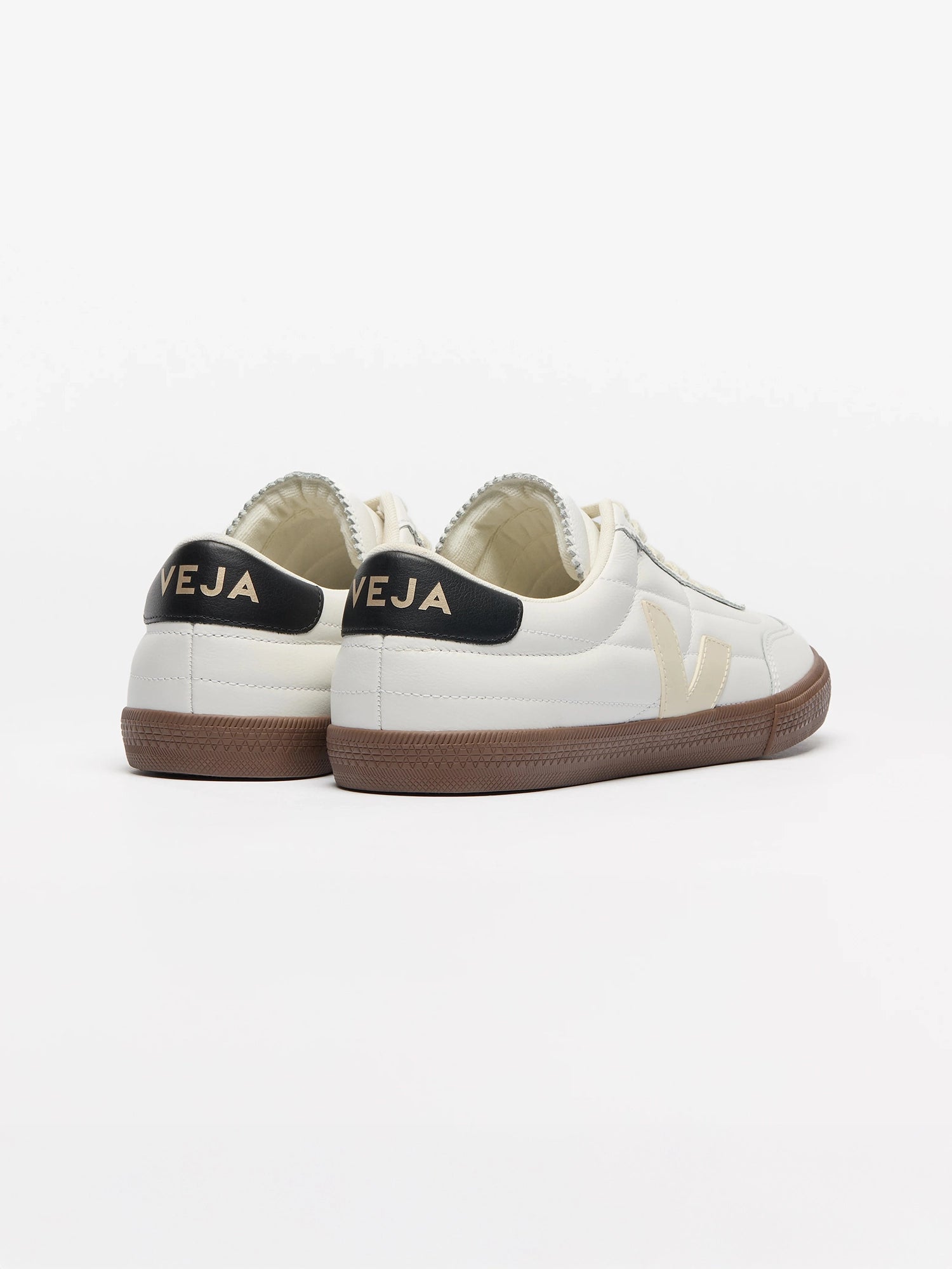 color:white / black / bark