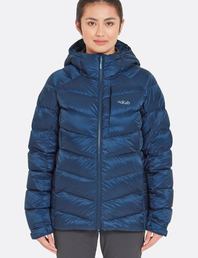 womens_glaceon_pro_jacket_tempestblue_qde_69_tmb_model_crop_front.jpg