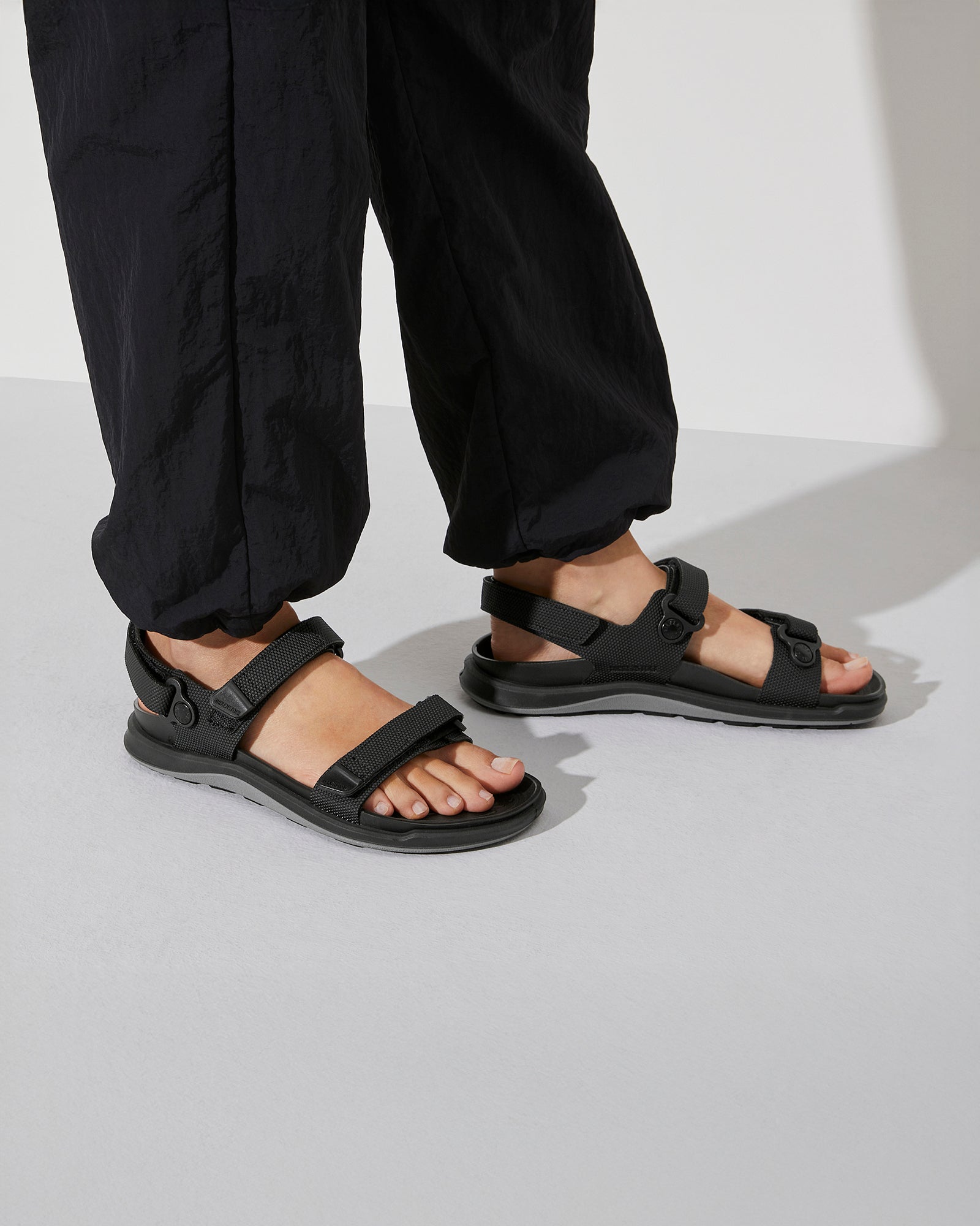 color:black