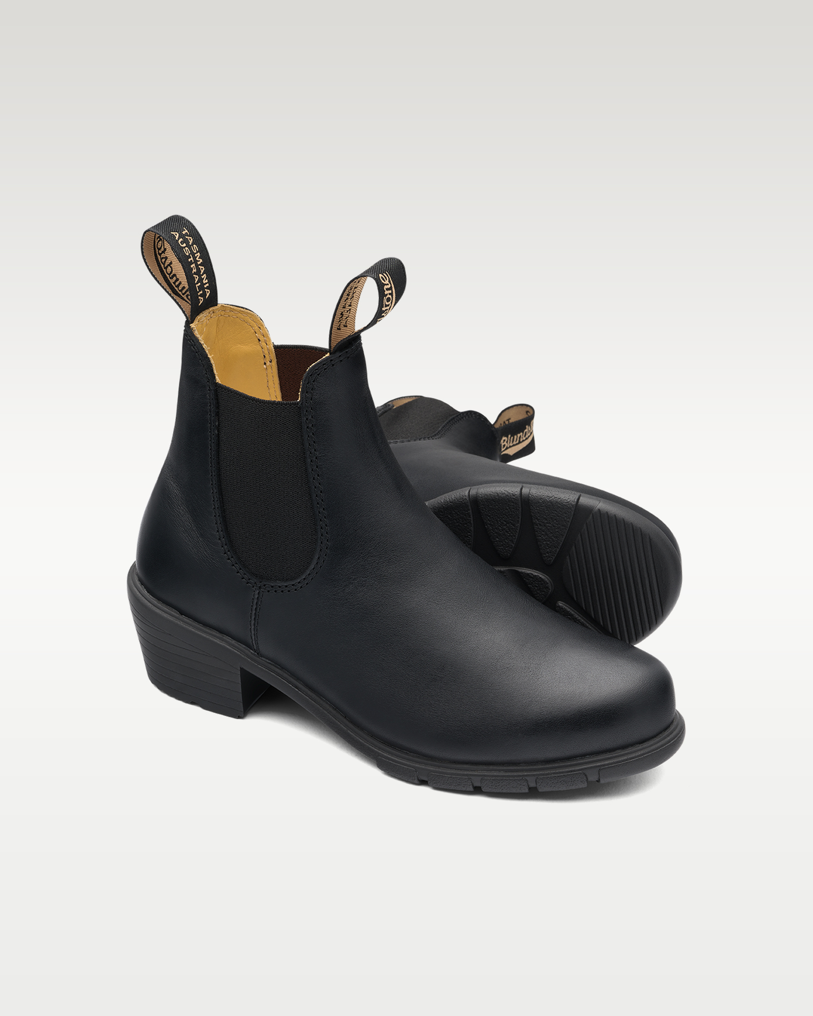 color:black